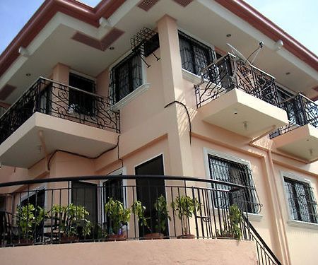 Royal Taal Inn Tagaytay City Ngoại thất bức ảnh
