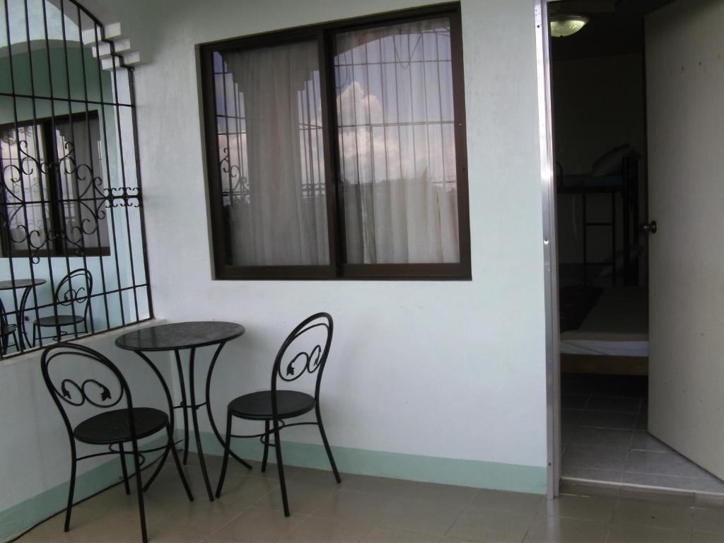 Royal Taal Inn Tagaytay City Phòng bức ảnh