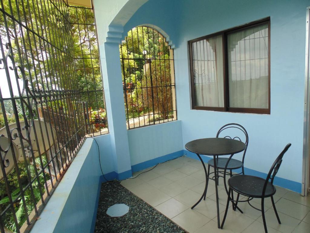Royal Taal Inn Tagaytay City Phòng bức ảnh