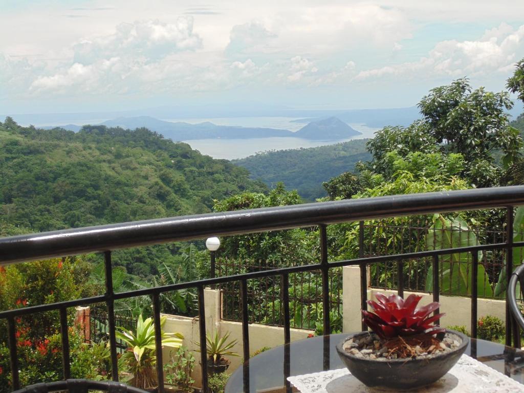 Royal Taal Inn Tagaytay City Phòng bức ảnh