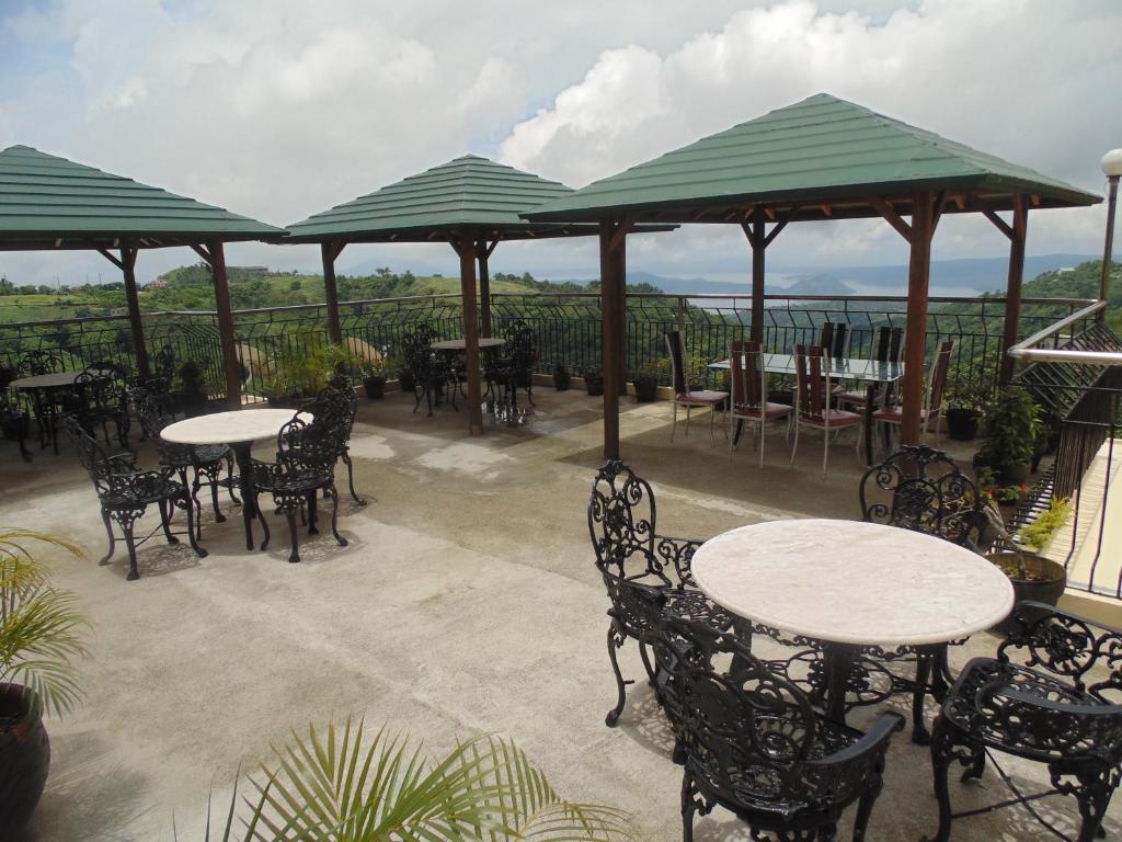 Royal Taal Inn Tagaytay City Ngoại thất bức ảnh