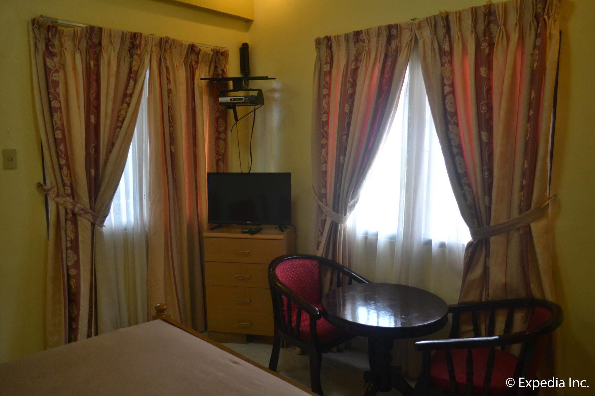 Royal Taal Inn Tagaytay City Ngoại thất bức ảnh