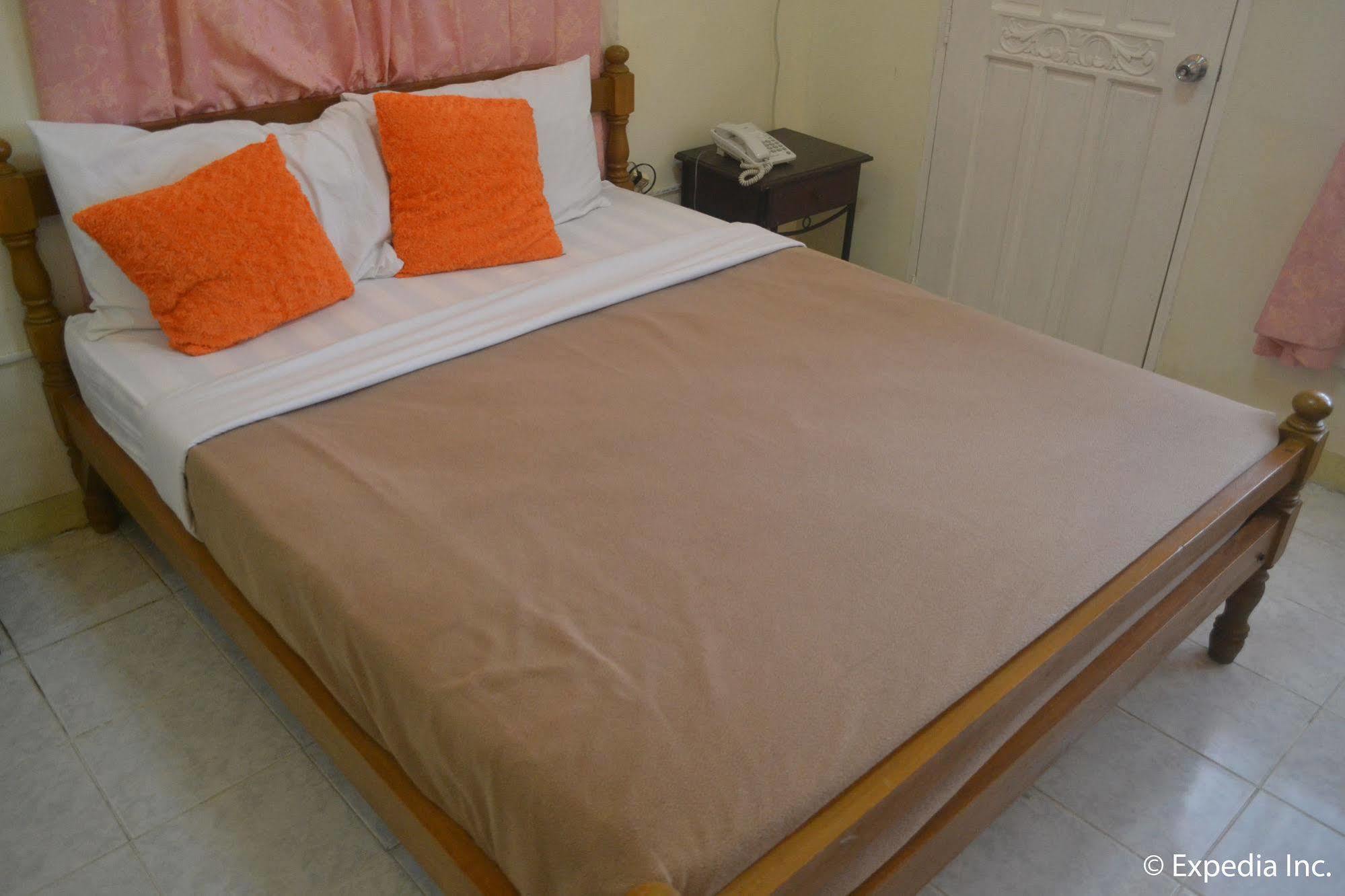 Royal Taal Inn Tagaytay City Ngoại thất bức ảnh