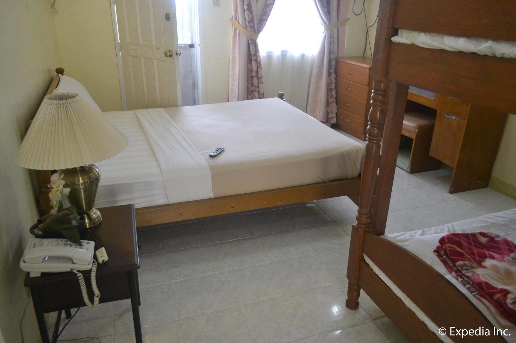Royal Taal Inn Tagaytay City Ngoại thất bức ảnh