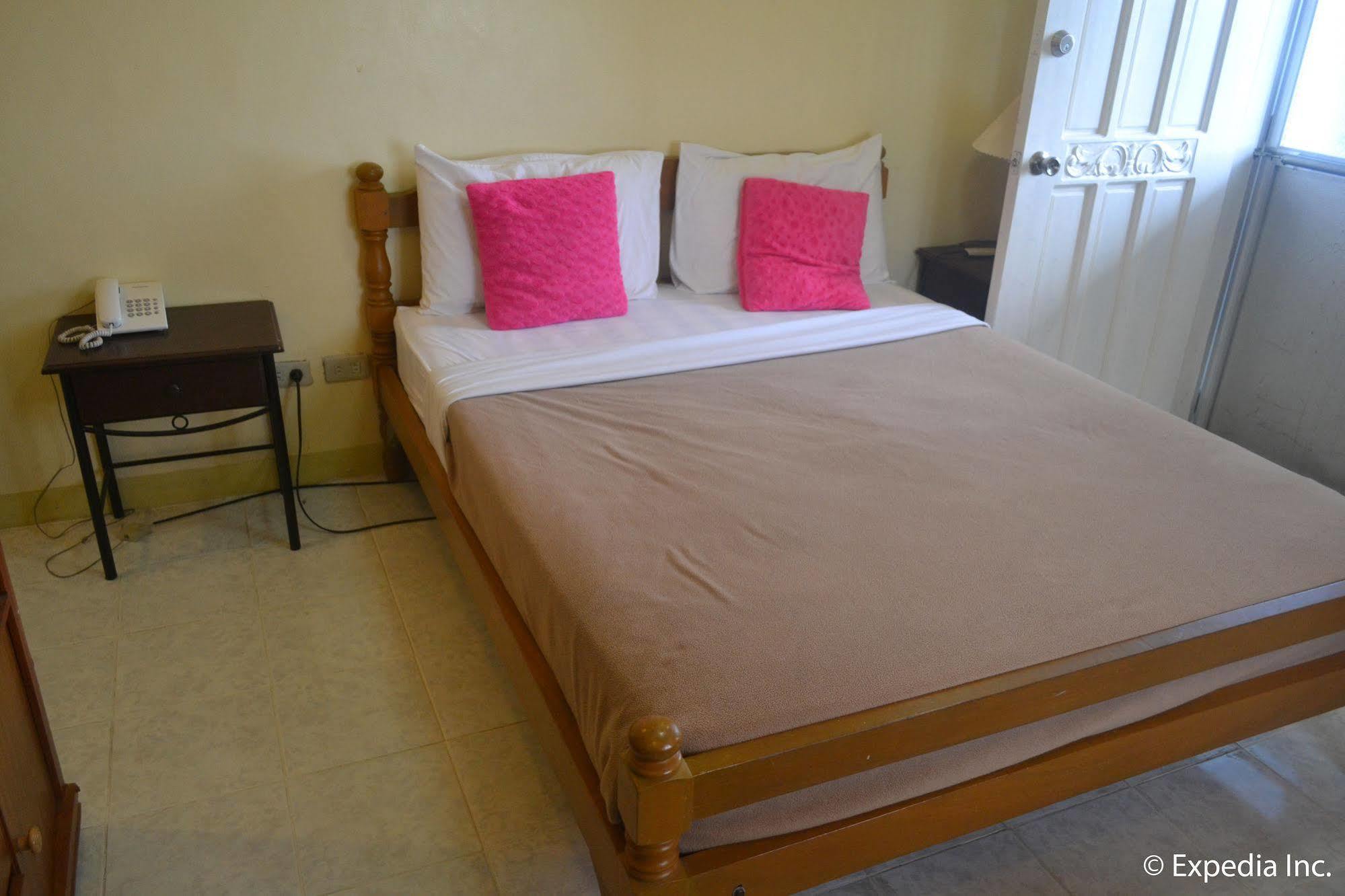 Royal Taal Inn Tagaytay City Ngoại thất bức ảnh