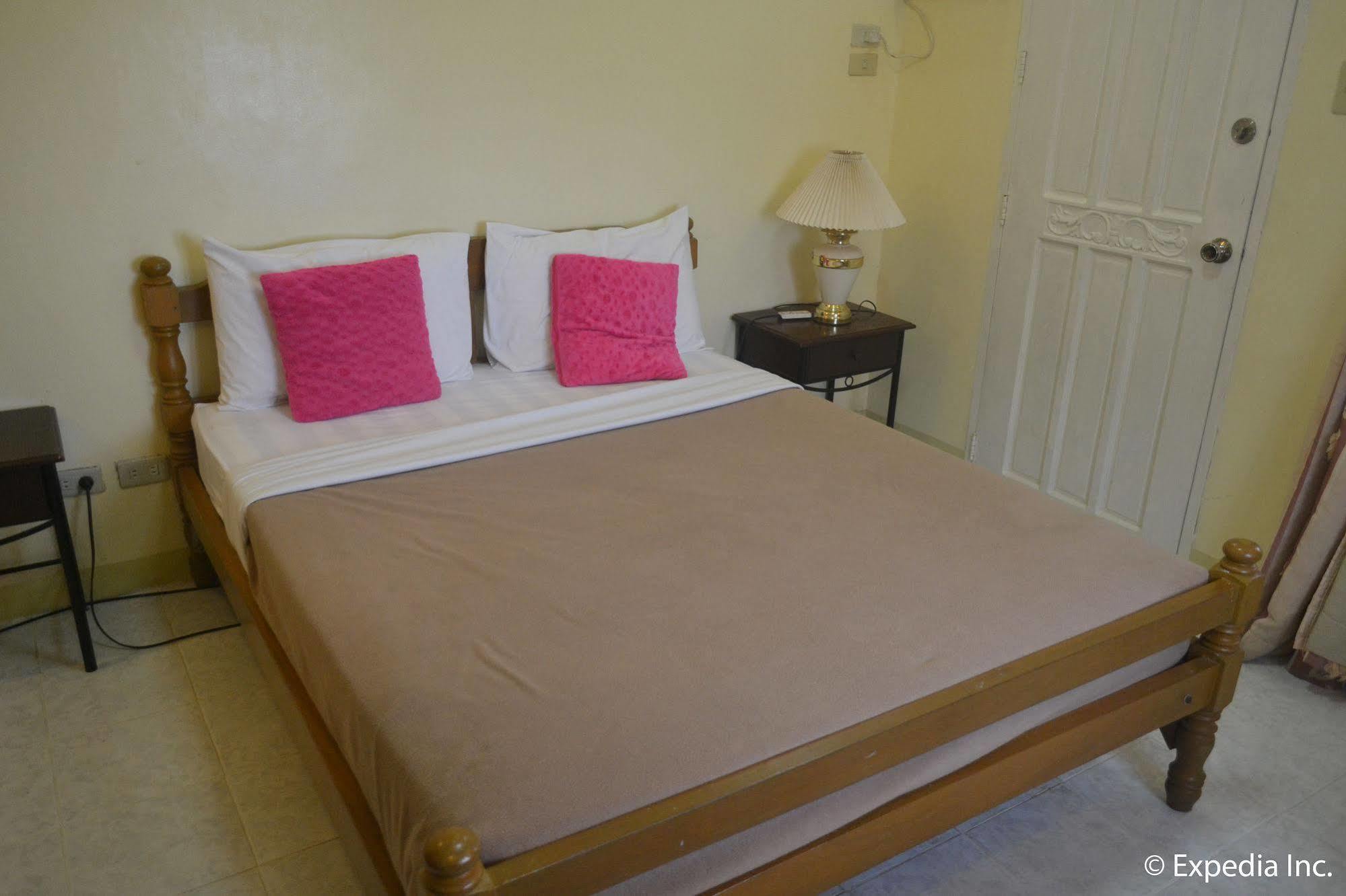 Royal Taal Inn Tagaytay City Ngoại thất bức ảnh